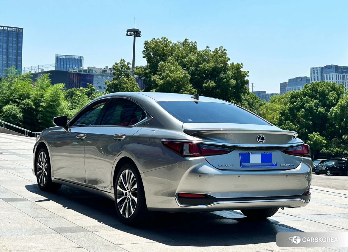 Lexus ES 2020 Серебристо-серый из Китая, фото 2