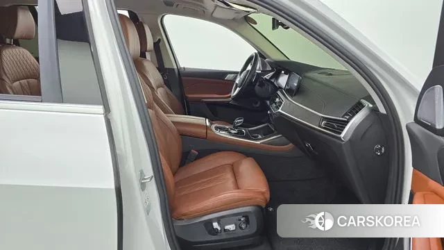 BMW X7 (G07) 2022 Белый из Кореи, фото 2