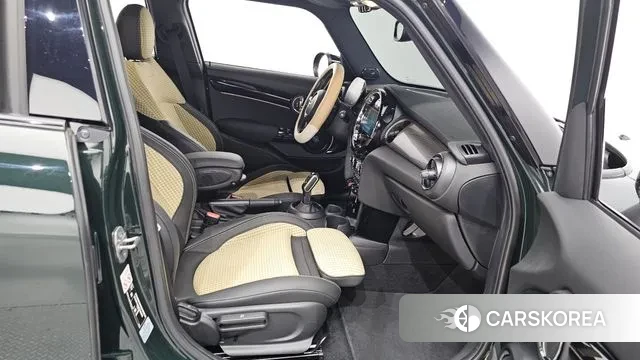 Mini Cooper S 2022 Зеленый из Кореи, фото 2