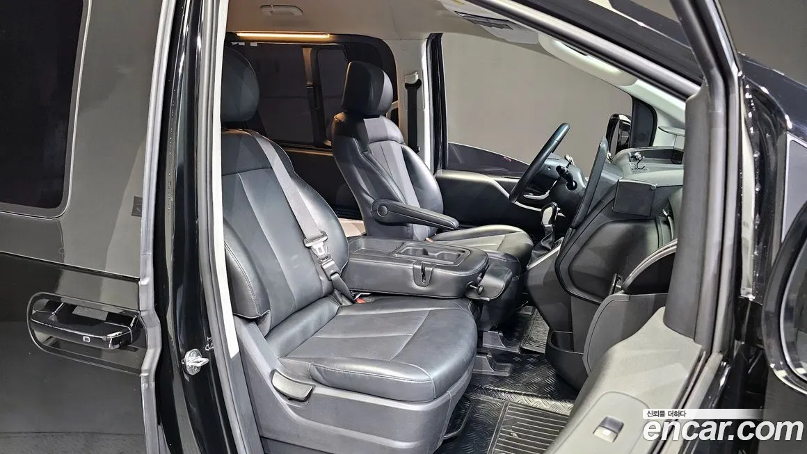 Hyundai Staria 2021 Черный из Кореи, фото 2