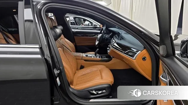 BMW 7 Series (G11) 2020 Серый из Кореи, фото 2