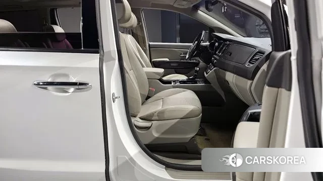 Kia All New Carnival 2018 Белый из Кореи, фото 2