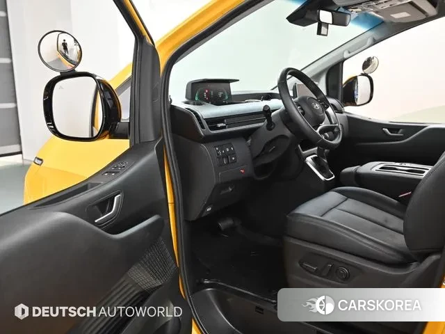 Hyundai Staria 2024 Желтый из Кореи, фото 2