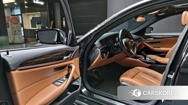 BMW 5 Series (G30) 2022 Серый из Кореи, фото 2