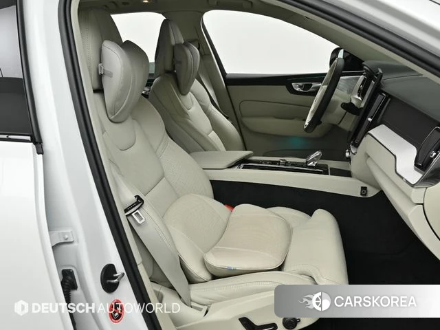 Volvo XC60 second Generation 2025 Белый из Кореи, фото 2