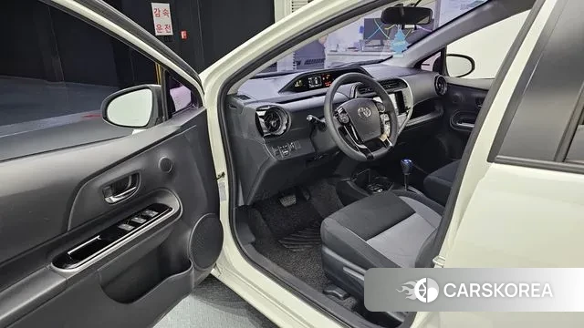 Toyota Prius C 2018 Белый из Кореи, фото 2