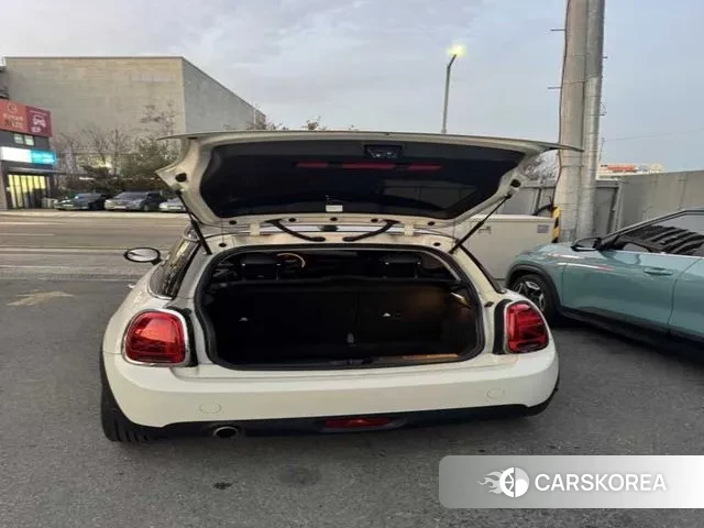 Mini Cooper 2019 Жемчужный цвет из Кореи, фото 2