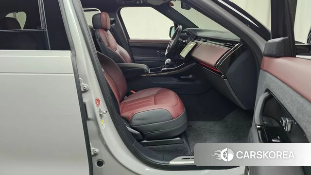 Land Rover Range Rover Sport 3rd Generation 2024 Серебристо-серый из Кореи, фото 2