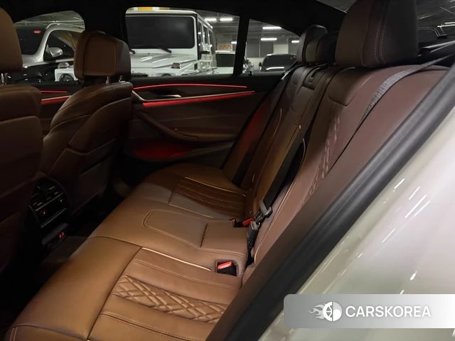 BMW 5 Series (G30) 2020 Белый из Кореи, фото 2
