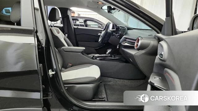 Chevrolet (GM Daewoo) Trax Crossover 2024 Черный из Кореи, фото 2