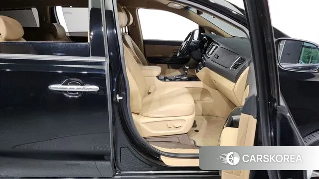 Kia The New Carnival 2020 Черный из Кореи, фото 2