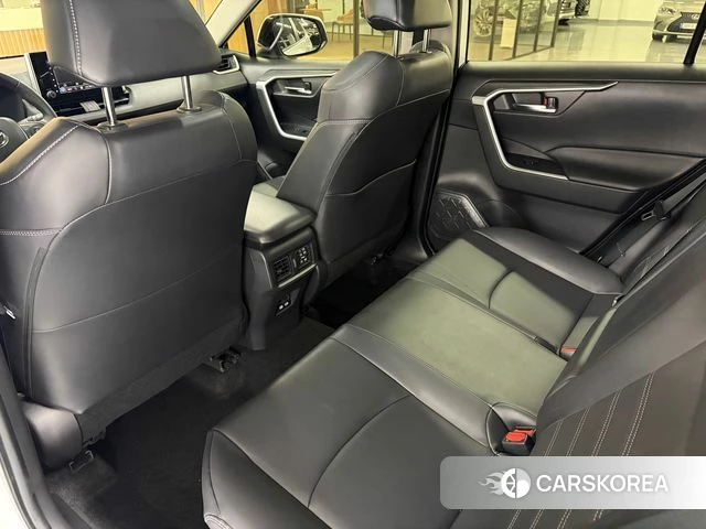 Toyota RAV4 5th Generation 2023 Белый из Кореи, фото 2