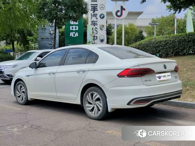 Volkswagen Bora 2024 Белый из Китая, фото 2