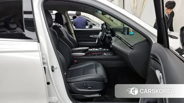 Genesis GV70 2023 Белый из Кореи, фото 2