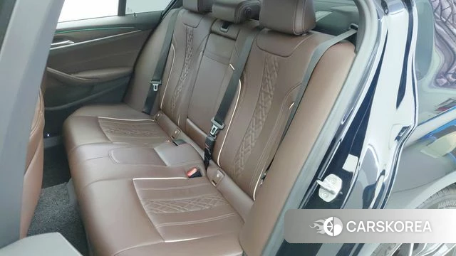 BMW 5 Series (G30) 2021 Черный из Кореи, фото 2