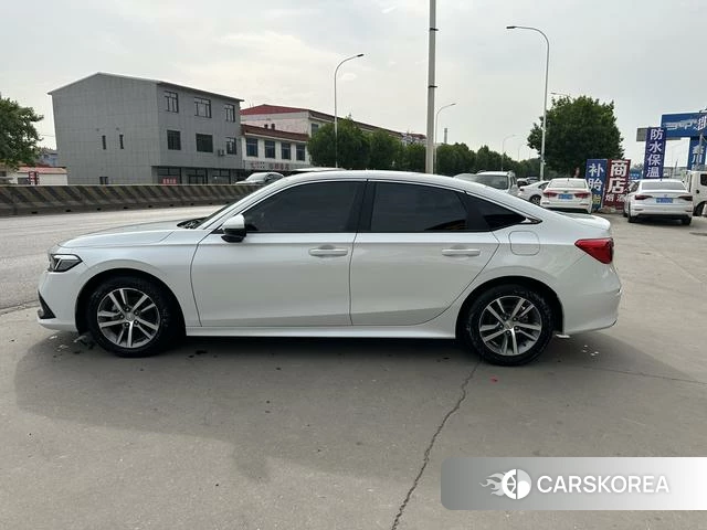 Honda Civic 2022 Белый из Китая, фото 2