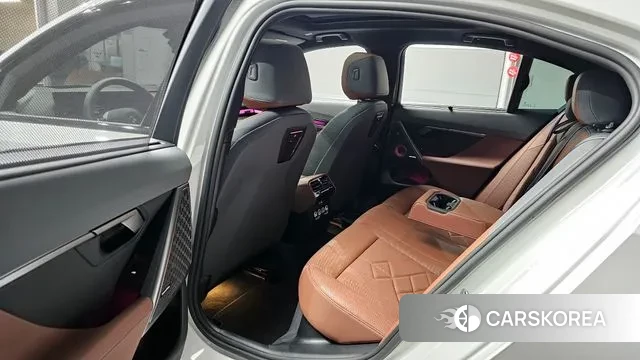 BMW 5 Series (G60) id 3502269 из Кореи 2