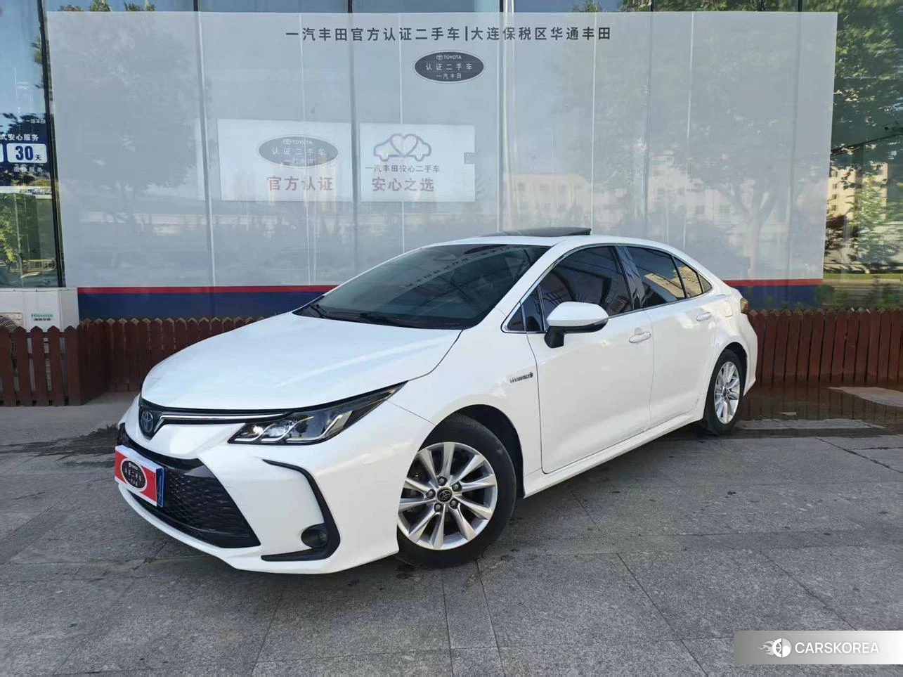 Toyota Corolla 2023 Белый из Китая, фото 2