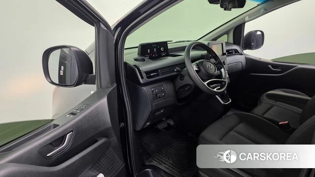 Hyundai Staria 2023 Черный из Кореи, фото 2