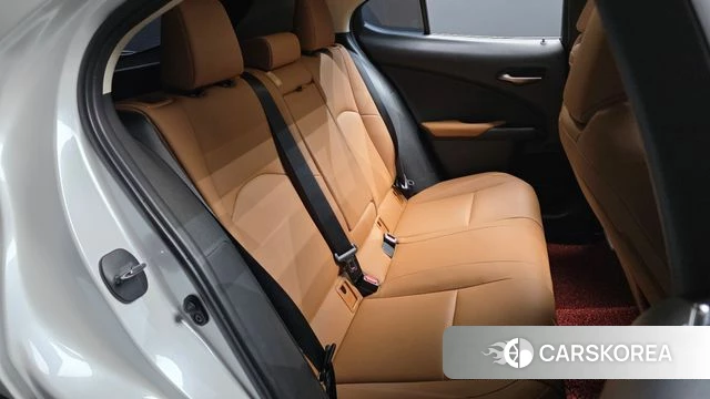 Lexus UX250h 2021 Белый из Кореи, фото 2