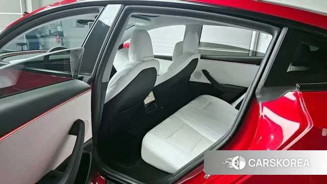 Tesla Model 3 2024 Красный из Кореи, фото 2