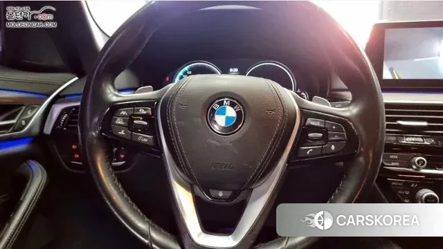 BMW 5 Series (G30) 2018 Белый из Кореи, фото 2