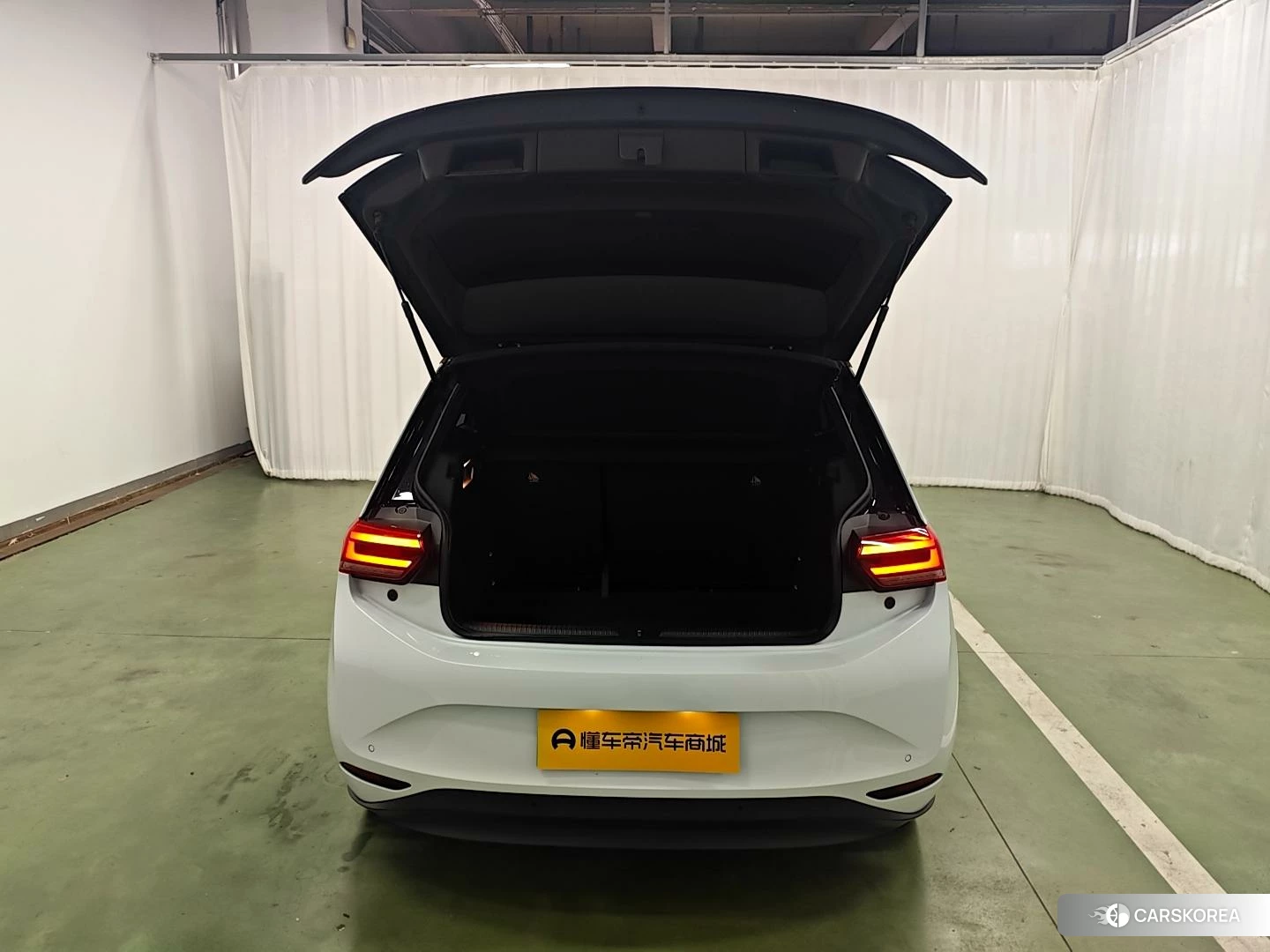 Volkswagen ID.3 2021 Белый из Китая, фото 2