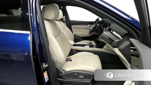 Audi e-Tron 2020 Синий из Кореи, фото 2