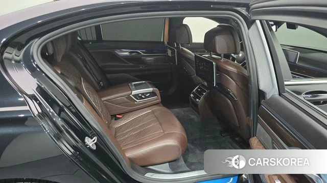 BMW 7 Series (G11) 2020 Черный из Кореи, фото 2
