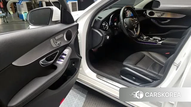 Mercedes-Benz C-Class W205 2020 Белый из Кореи, фото 2