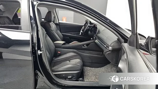 Hyundai The New Avante (CN7) 2024 Черный из Кореи, фото 2