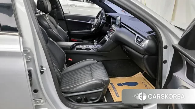 Genesis G70 2018 Серебряный из Кореи, фото 2