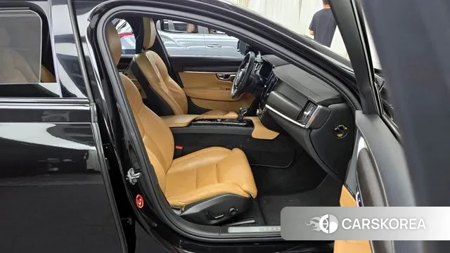 Volvo V90 Cross-Country 2018 Черный из Кореи, фото 2