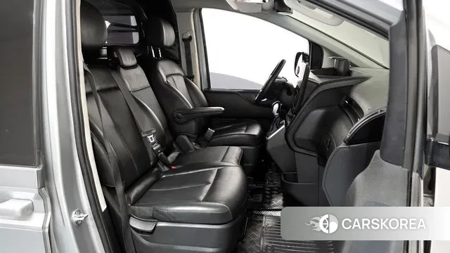 Hyundai Staria 2021 Серебряный из Кореи, фото 2