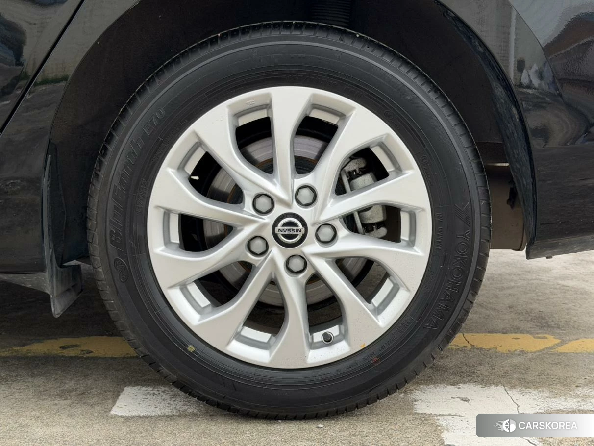 Nissan Xuan Yi 2024 Черный из Китая, фото 2