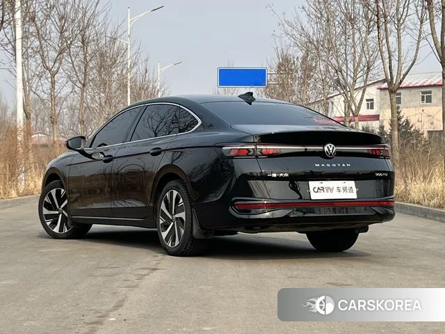 Volkswagen Magotan 2025 Черный из Китая, фото 2
