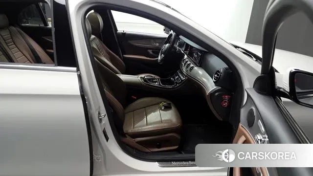 Mercedes-Benz E-Class W213 2019 Белый из Кореи, фото 2