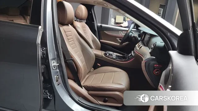 Mercedes-Benz E-Class W213 2019 Серый из Кореи, фото 2