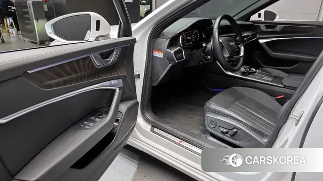 Audi A6 (C8) 2023 Белый из Кореи, фото 2