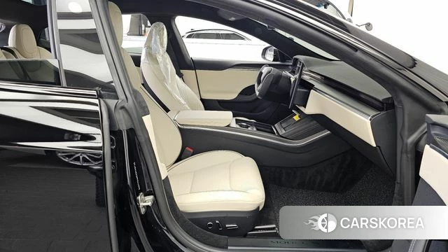 Tesla Model S 2023 Черный из Кореи, фото 2