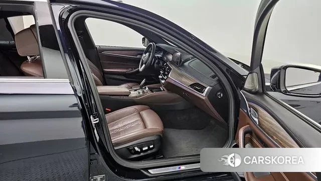 BMW 5 Series (G30) 2020 Черный из Кореи, фото 2