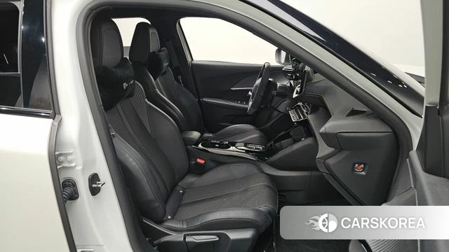 Peugeot e-2008 second generation 2023 Белый из Кореи, фото 2