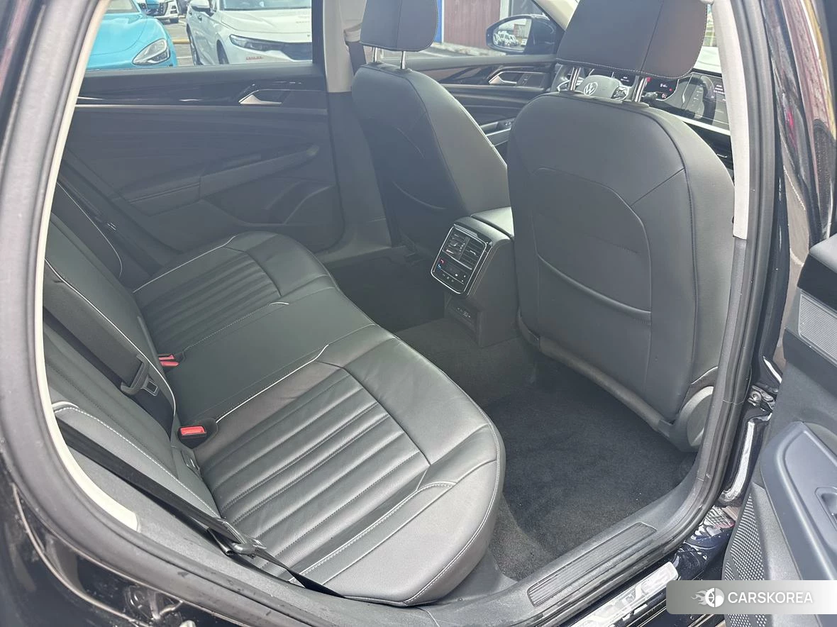 Volkswagen Passat 2022 Черный из Китая, фото 2