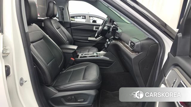 Ford Explorer 6th Generation 2021 Белый из Кореи, фото 2