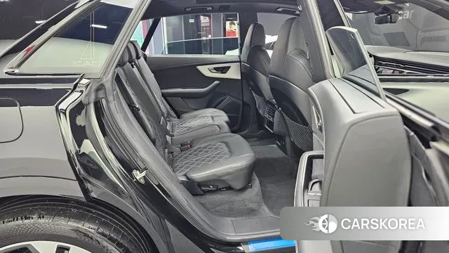 Audi Q8 (4M) 2023 Черный из Кореи, фото 2