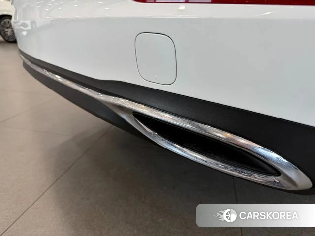 Mercedes-Benz C-Class W206 2024 Белый из Кореи, фото 2