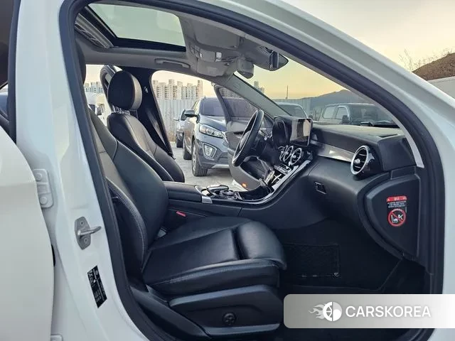 Mercedes-Benz C-Class W205 2020 Белый из Кореи, фото 2