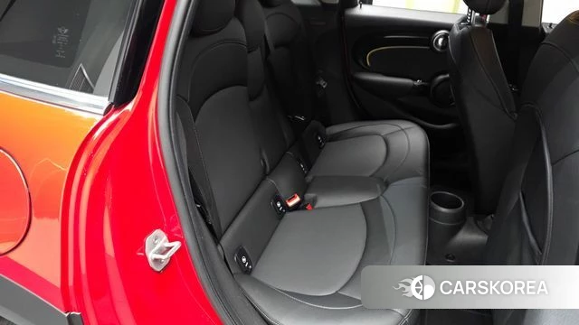 Mini Cooper 2023 Красный из Кореи, фото 2