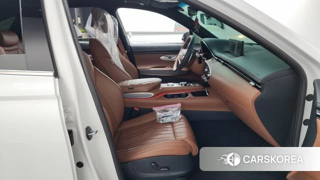 Genesis GV70 2023 Белый из Кореи, фото 2