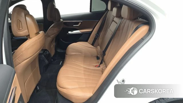 Mercedes-Benz E-Class W214 2025 Белый из Кореи, фото 2